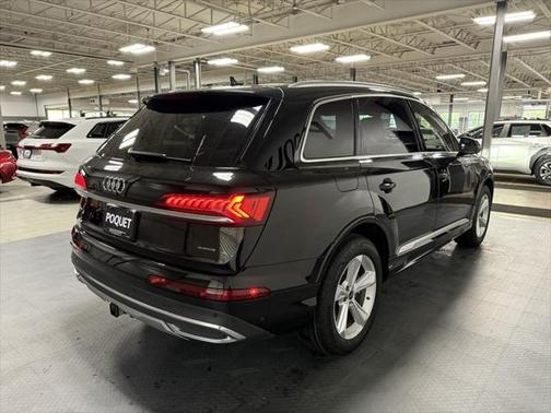 2022 Audi Q7 45 Premium Plus