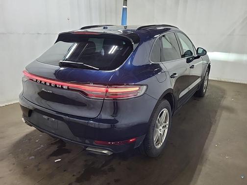 Night Blue Metallic 2020 Porsche Macan Macan