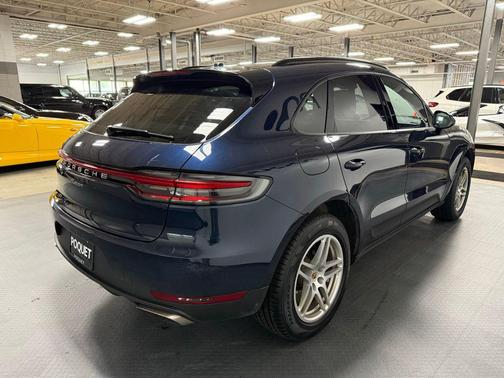 Night Blue Metallic 2020 Porsche Macan Macan