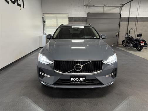 2022 Volvo XC60 B5 Momentum