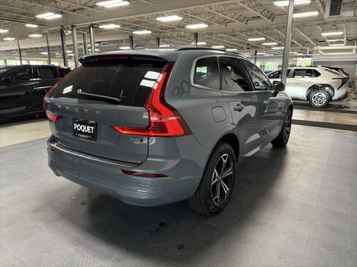 2022 Volvo XC60 B5 Momentum