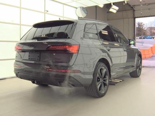 2025 Audi Q7 55 Premium Plus
