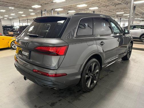 2025 Audi Q7 55 Premium Plus
