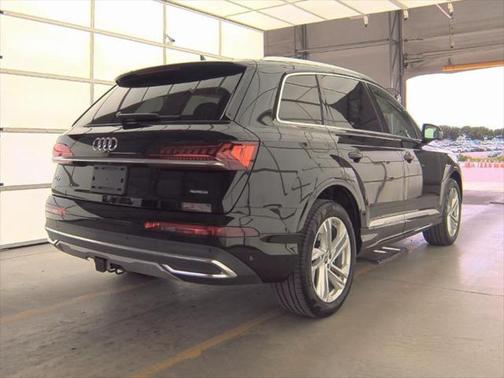 2023 Audi Q7 55 Premium Plus