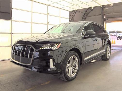2023 Audi Q7 55 Premium Plus