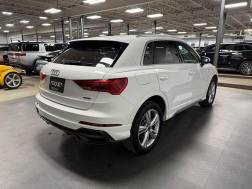 2022 Audi Q3 45 S line Premium