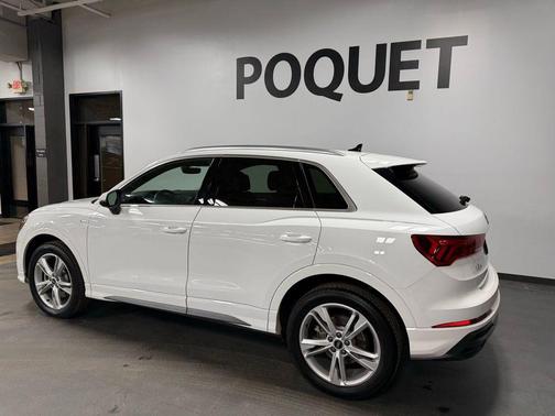 2022 Audi Q3 45 S line Premium