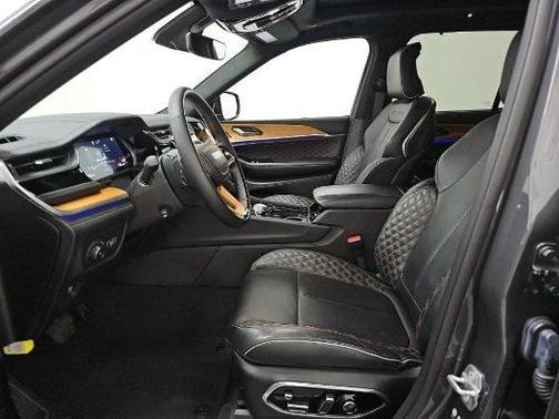 2022 Jeep Grand Cherokee Summit