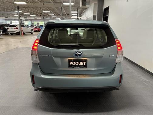 2015 Toyota Prius v Five