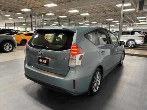 2015 Toyota Prius v Five