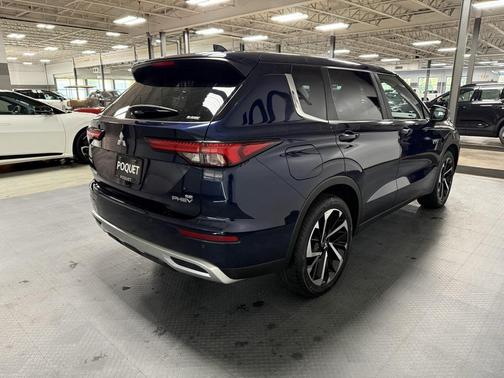 2023 Mitsubishi Outlander PHEV SE