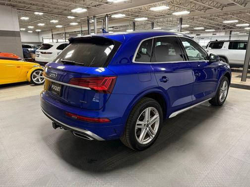Ultra Blue Metallic 2024 Audi Q5 e 55 S line Premium Plus