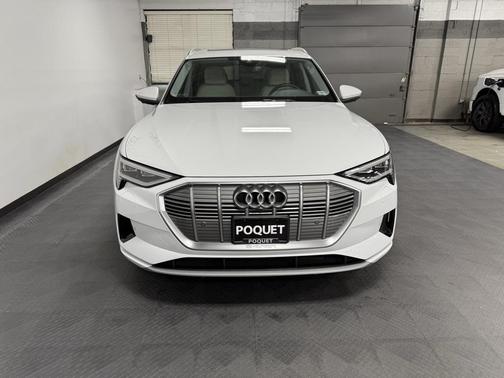 2023 Audi e-tron Premium Plus
