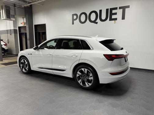 2023 Audi e-tron Premium Plus