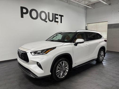 Wind Chill Pearl 2025 Toyota Highlander Hybrid Platinum