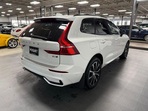 2024 Volvo XC60 B5 Plus Dark Theme