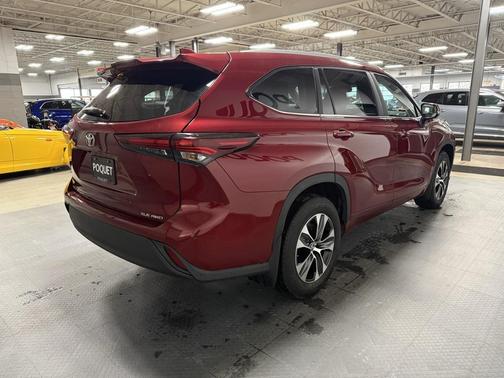 2024 Toyota Highlander XLE