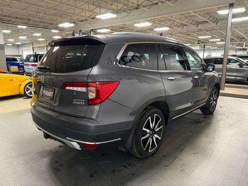 2022 Honda Pilot Touring 8-Passenger