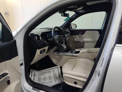 Digital White Metallic 2020 Mercedes-Benz GLB 250 4MATIC