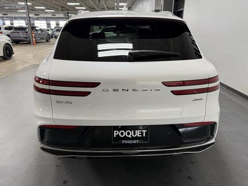 2026 Genesis GV70 2.5T Advanced
