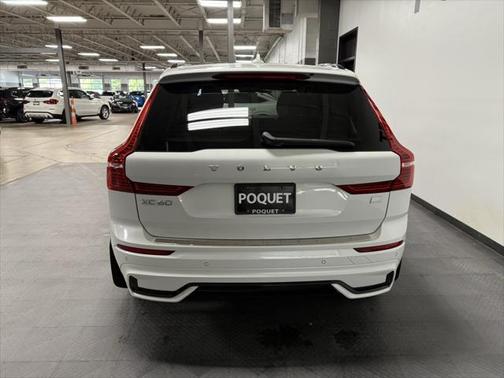 2024 Volvo XC60 Recharge Plug-In Hybrid T8 Plus Dark Theme