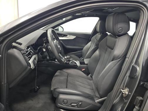2022 Audi A4 45 S line Premium Plus