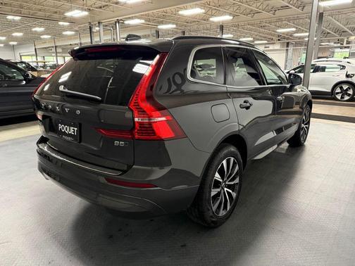 Platinum Grey Metallic 2023 Volvo XC60 B5 Core