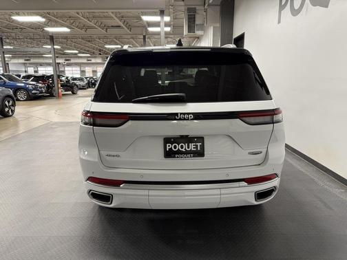 2022 Jeep Grand Cherokee Summit