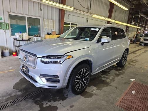 Silver Dawn Metallic 2023 Volvo XC90 Recharge Plug-In Hybrid T8 Plus 6 Passenger