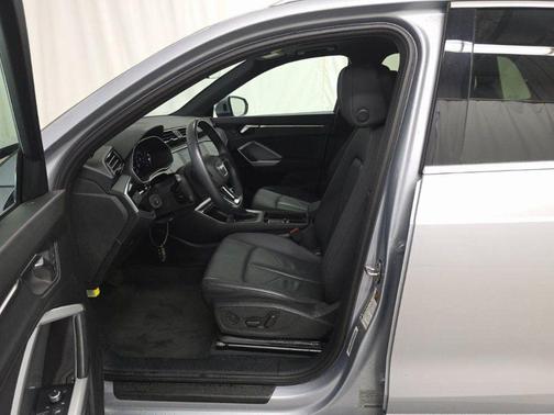 2022 Audi Q3 40 Premium