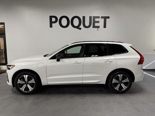 2023 Volvo XC60 Recharge Plug-In Hybrid T8 Plus Dark Theme