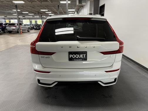 2023 Volvo XC60 Recharge Plug-In Hybrid T8 Plus Dark Theme
