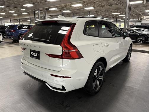 2023 Volvo XC60 Recharge Plug-In Hybrid T8 Plus Dark Theme