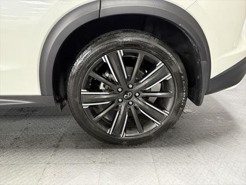 2022 INFINITI QX50 LUXE AWD