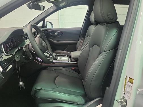 2025 Audi Q7 55 Prestige