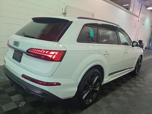 2025 Audi Q7 55 Prestige