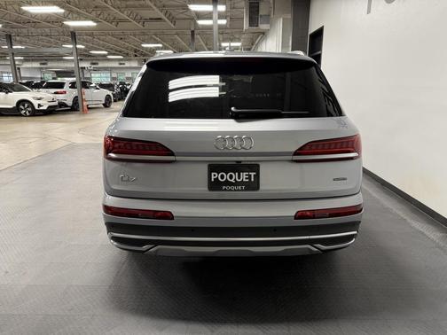 2022 Audi Q7 45 Premium Plus