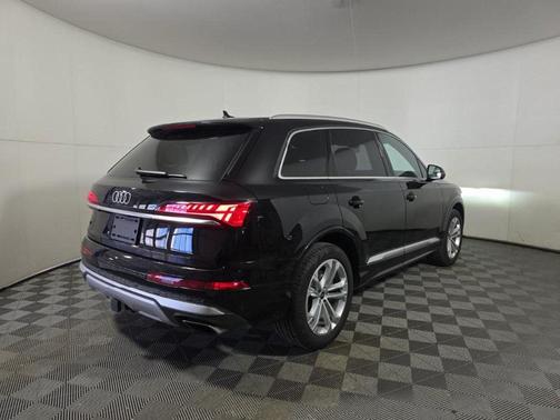 2025 Audi Q7 55 Premium Plus