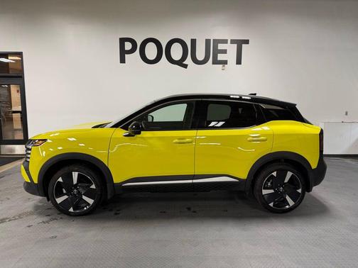 Yuzu Yellow Metallic/Super Black 2025 Nissan Kicks SR