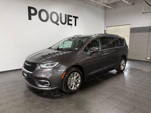 Granite Crystal Metallic Clearcoat 2021 Chrysler Pacifica Touring L