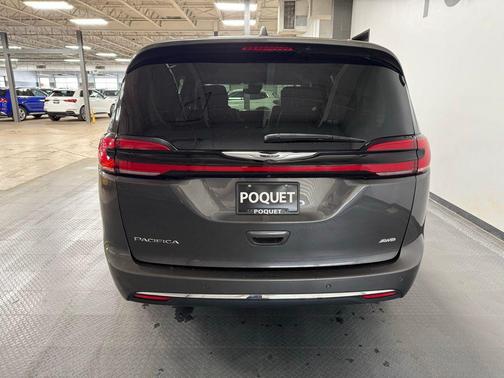 Granite Crystal Metallic Clearcoat 2021 Chrysler Pacifica Touring L