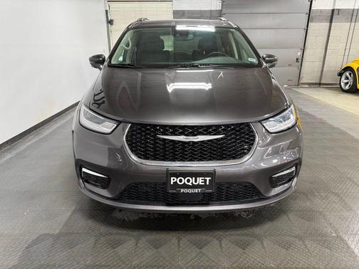 Granite Crystal Metallic Clearcoat 2021 Chrysler Pacifica Touring L