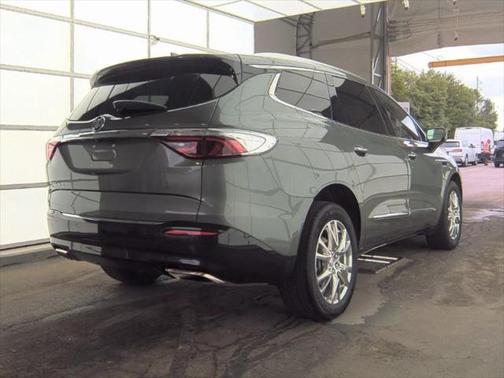2022 Buick Enclave AWD Essence