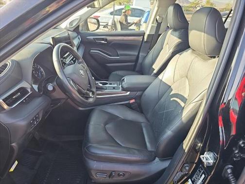 2020 Toyota Highlander Hybrid Platinum