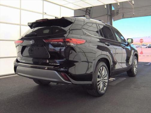 2020 Toyota Highlander Hybrid Platinum