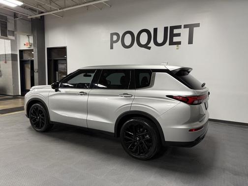 2022 Mitsubishi Outlander Black Edition