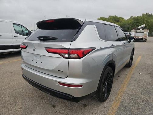 2022 Mitsubishi Outlander Black Edition