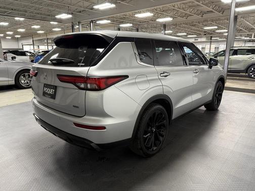 2022 Mitsubishi Outlander Black Edition