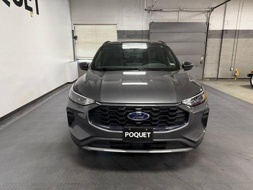 Carbonized Gray Metallic 2025 Ford Escape ST-Line