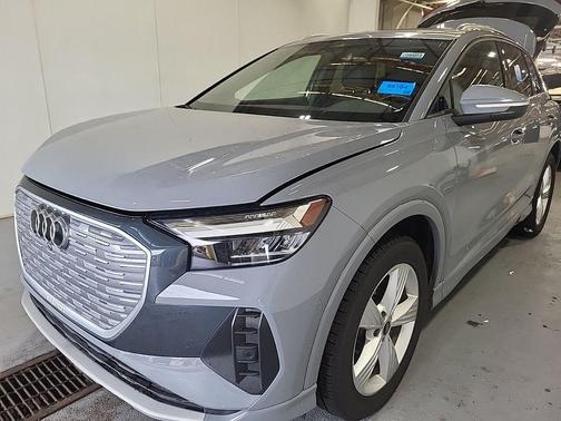 Pebble Gray 2022 Audi e-tron Premium Plus